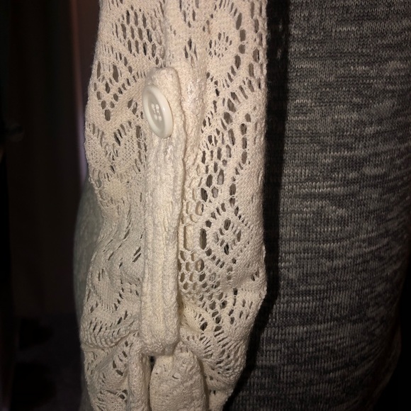No Boundaries Sz. M Long sleeve top lace & grey - Picture 5 of 11